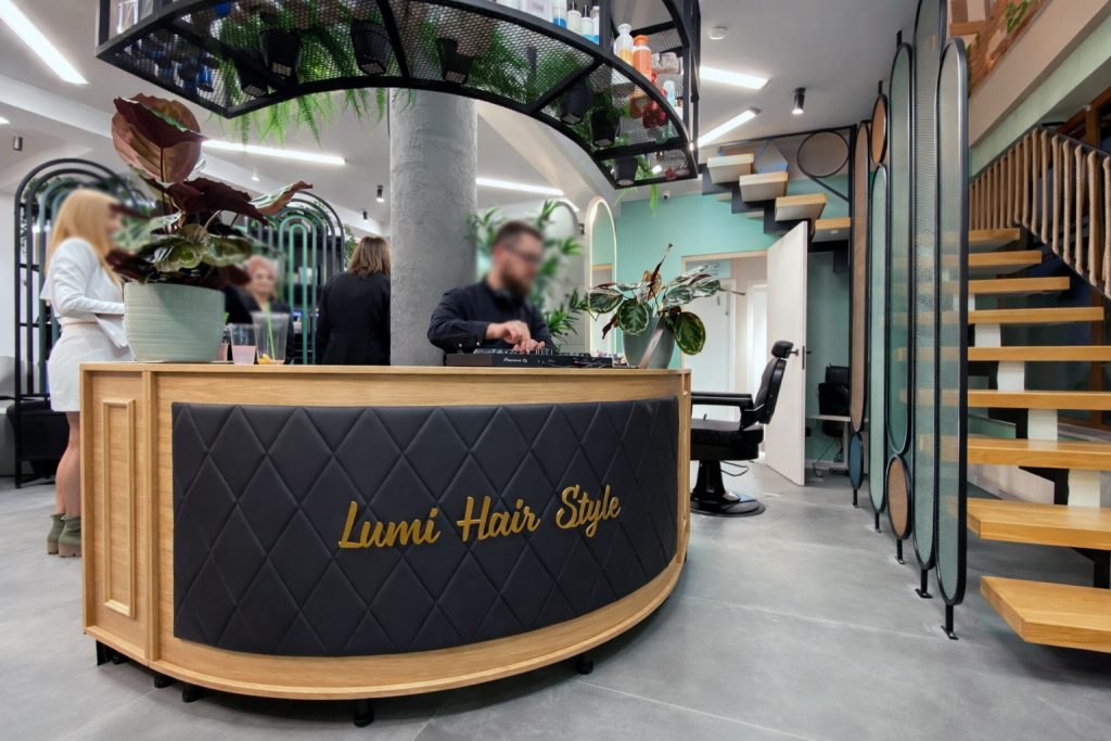 receptie-salon-lumi-hair-style-navodari-design-interior.jpg